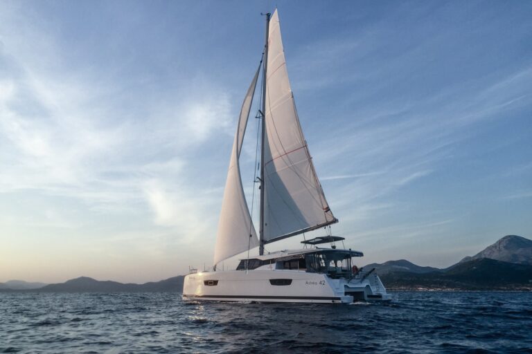 Fountaine Pajot Astrea 42