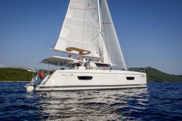 Fountaine Pajot Helia 44