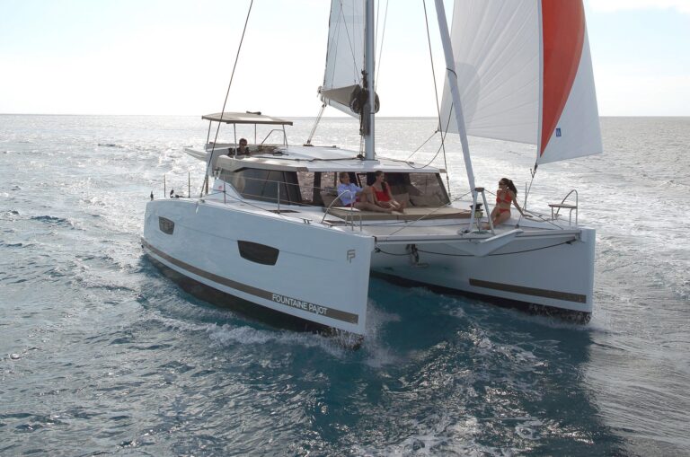 Fountaine Pajot Lucia 40